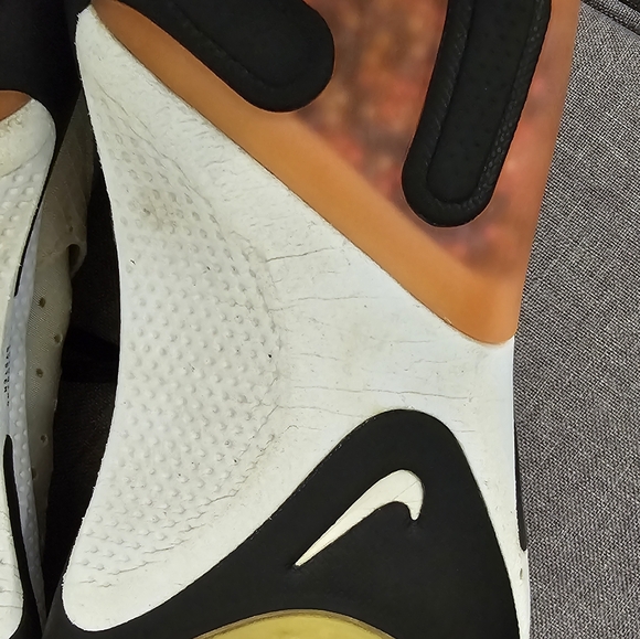 Nike Women's Joyride Run Flyknit - Picture 9 of 11